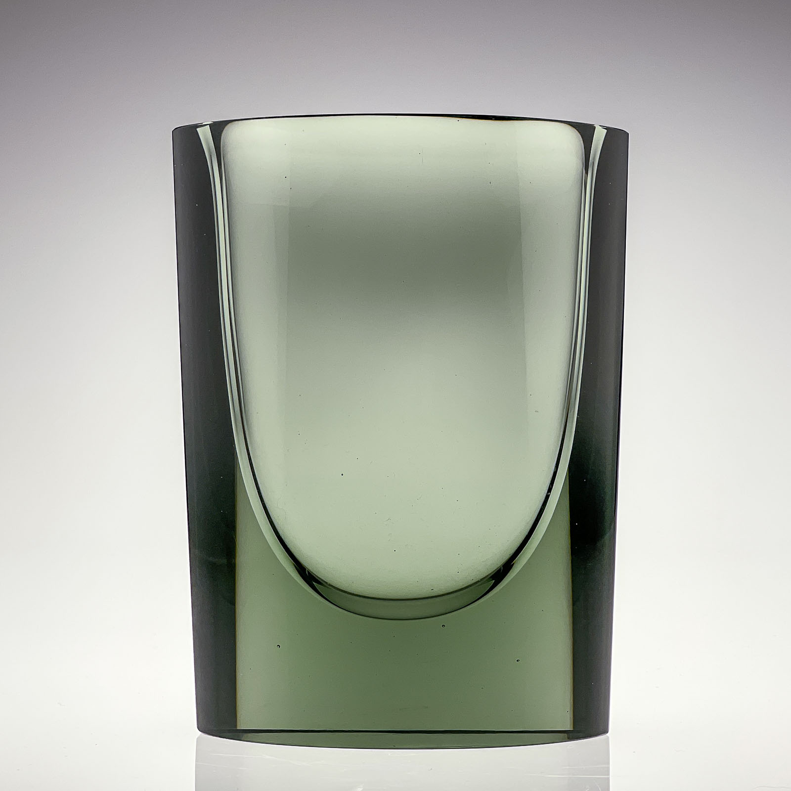 Kaj Franck Green glass art-object, N407 - Van Kerkhoff Art Consultancy