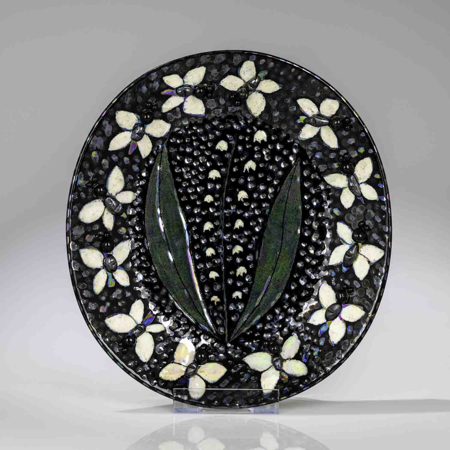 Birger Kaipiainen - A unique glazed stoneware relief wall platter, "Lily of the Valley" - Arabia, Finland 1960's