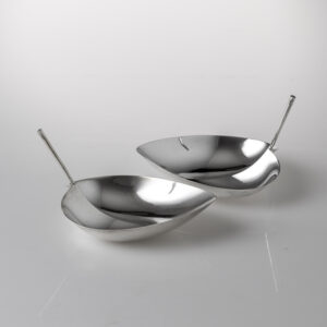 Tapio Wirkkala - Two Sterling silver Leafshaped bowls, model TW 4 - Kultakeskus, Finland 1951 & 1958