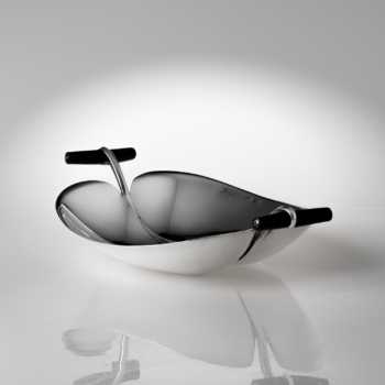 Tapio Wirkkala – A Sterling silver leafshaped dish, with lacquered wooden handles, model TW 58 – Kultakeskus, Finland 1956