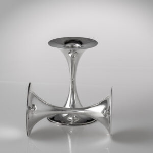 Tapio Wirkkala - A pair of Scandinavian Modern silver "Trumpetti" candlesticks, model TW 284 - Kultakeskus, Finland 1984