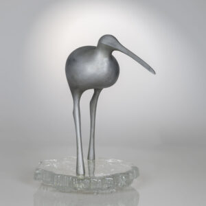 Tapio Wirkkala - A sculpture of a bird "Suokurppa" on a glass stand, model TW513 - Kultakeskus / Iittala, Finland ca. 1975